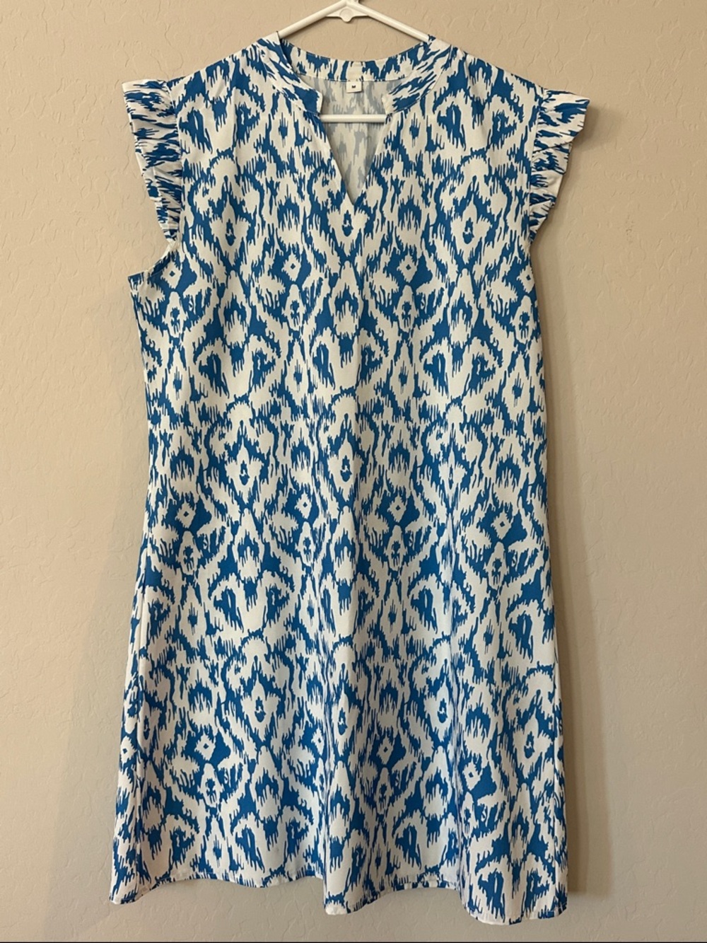 Women’s Blue & White Printed Flutter Sleeve Dress size M